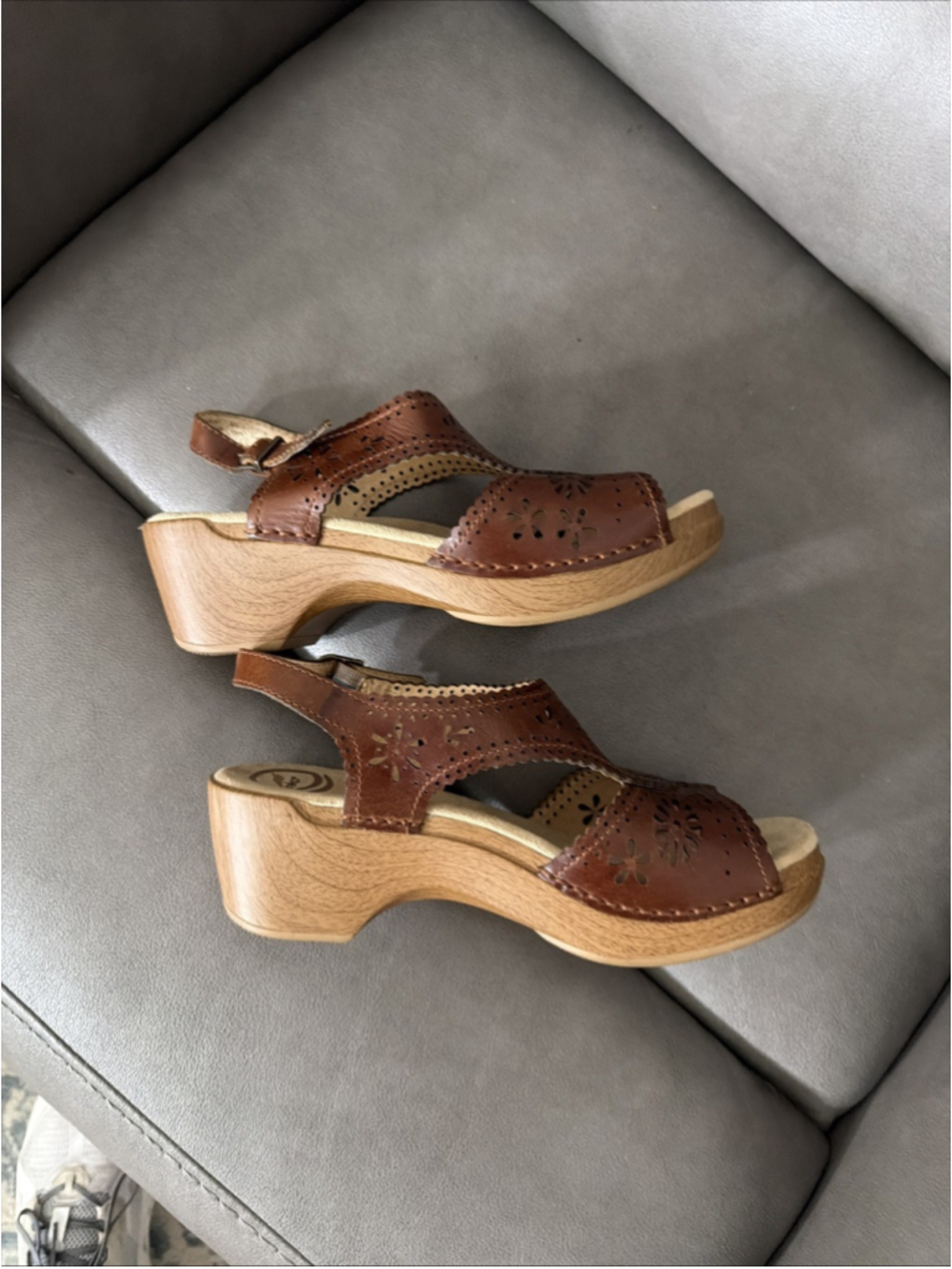 WOMEN’S DANSKO CLOG SANDALS SHOES SIZE 38 EU BROWN BEIGE STRAP ON WEDGES - Picture 5 of 9